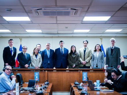 Gobierno en Terreno Virtual: Atienden a chilenos en 34 países